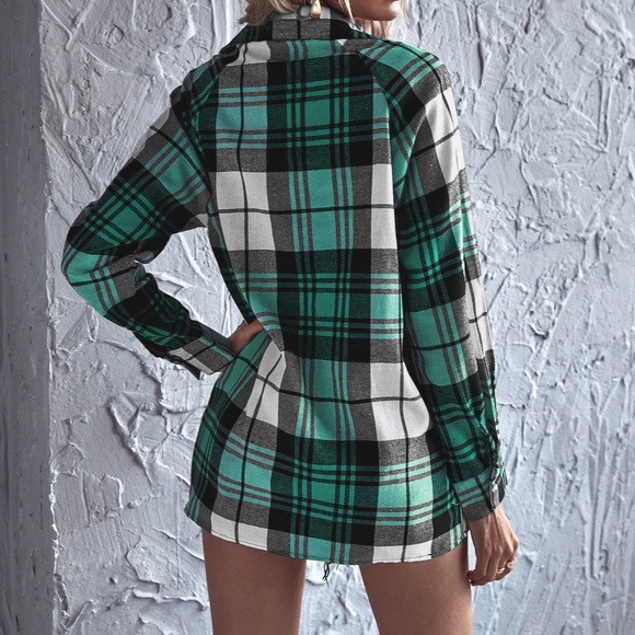 Classic Plaid Button Down Loose Fit Top - Picture 4 of 7